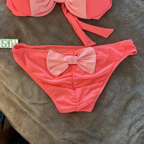 Pursuit Damsel bow push up bikini - Picture 2 of 5
